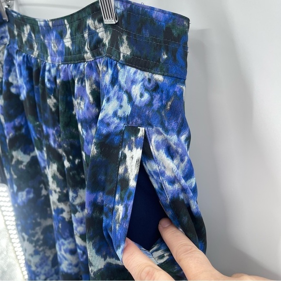 Adrianna Papell Blue Abstract Floral Pleated Flouncy Skirt Size 14 - Picture 3 of 12
